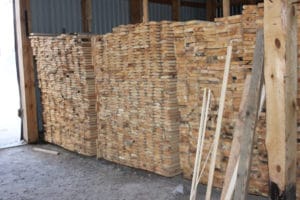 Хорошо просушенные пиломатериалы хранящиеся на складе