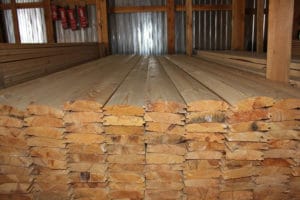 Блок-хаус хранящийся на складе Лес Кодры перед доставкой заказчику